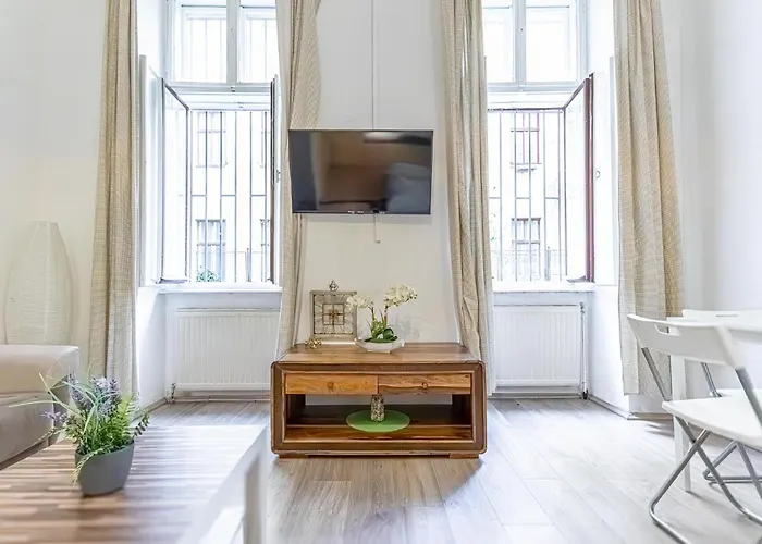 Chic Apartment- Suitable For Longstays Near Matzleinsforferplatz