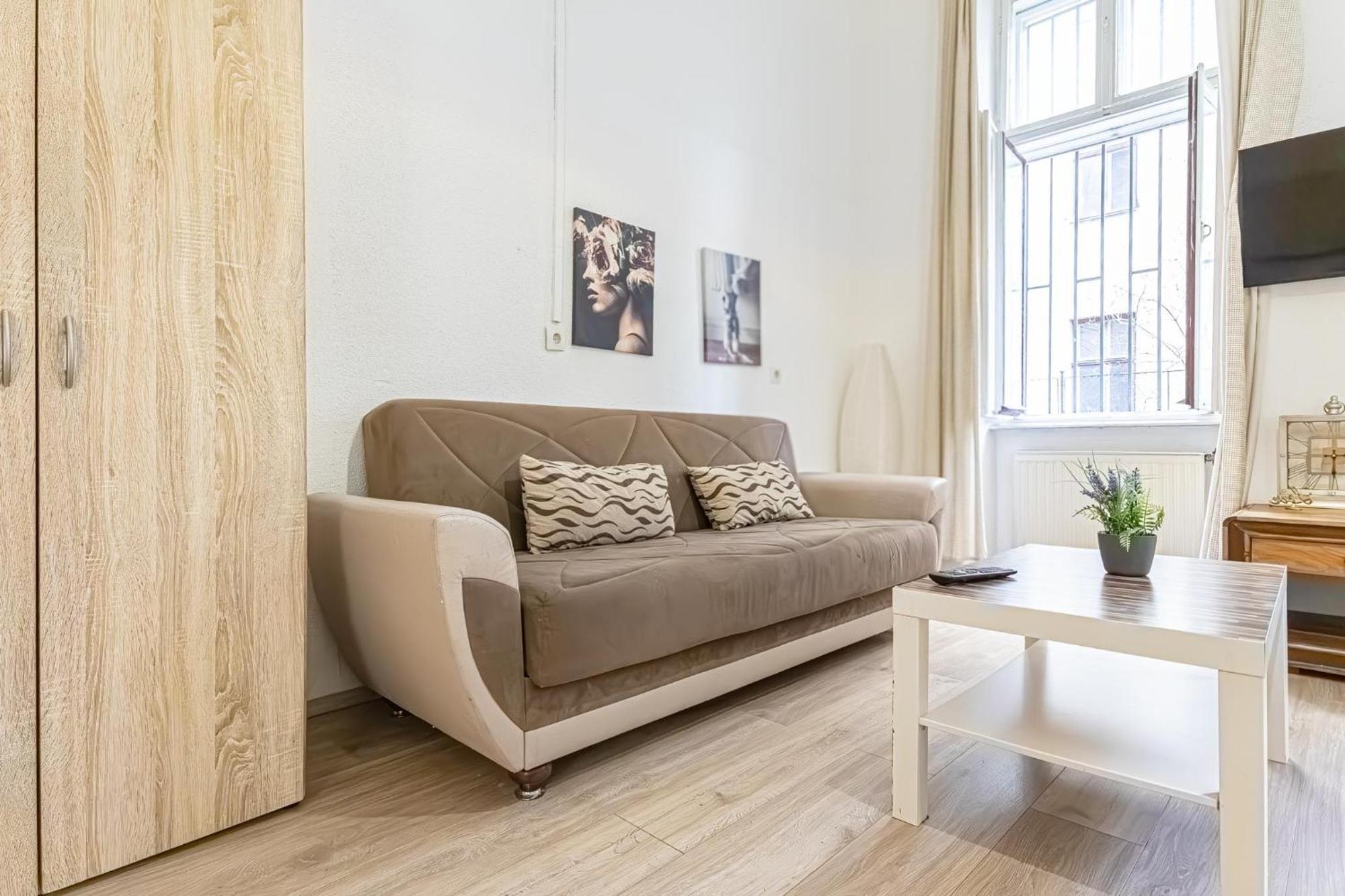Chic Apartment- Suitable For Longstays Near Matzleinsforferplatz Apartment